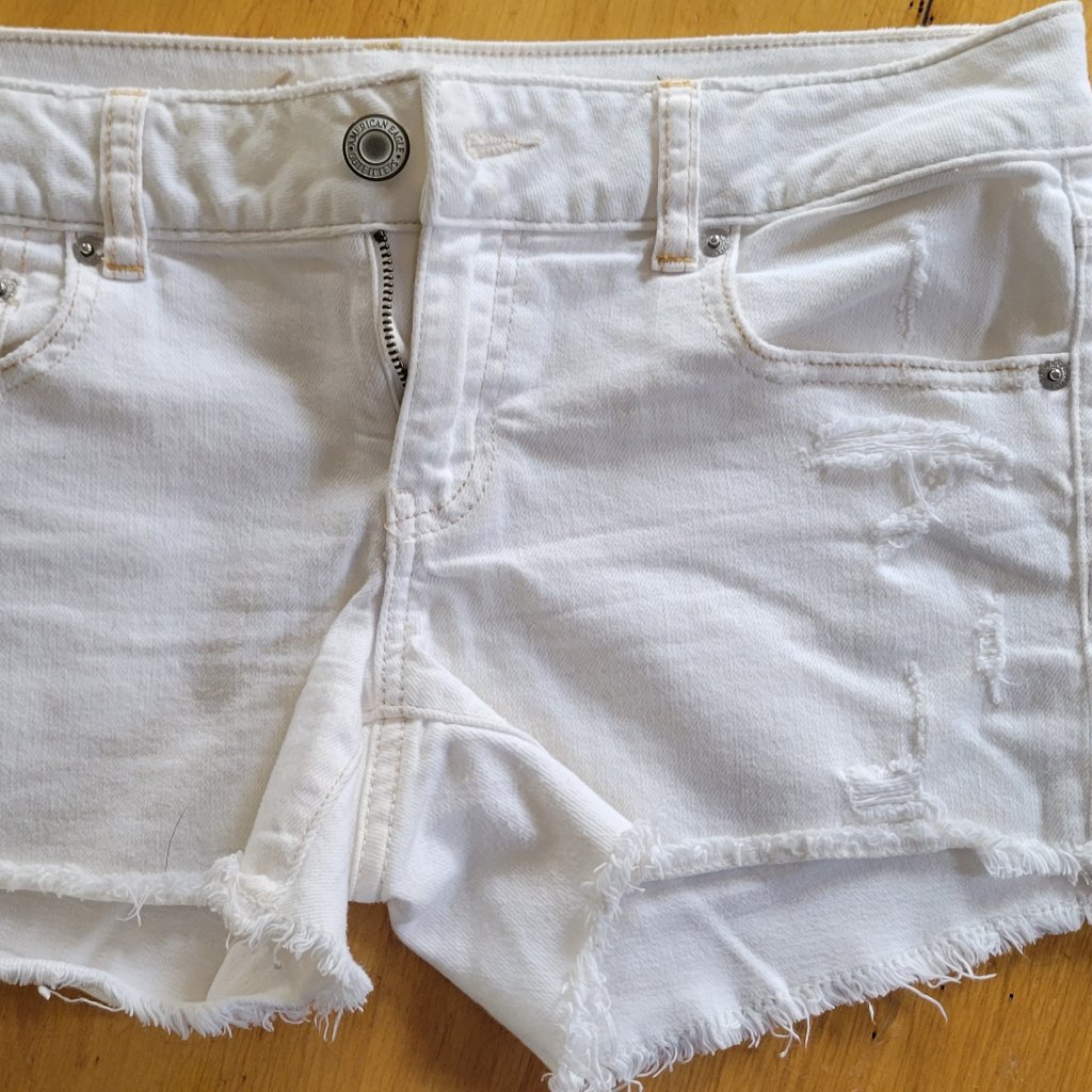White American Eagle Jean Shorts Size 8